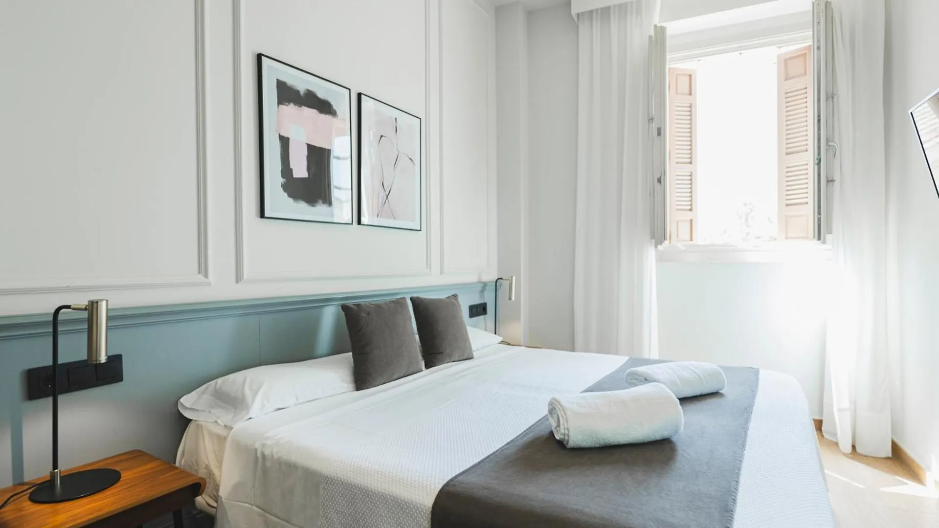 Alcazaba Premium Hostel Malaga Spain